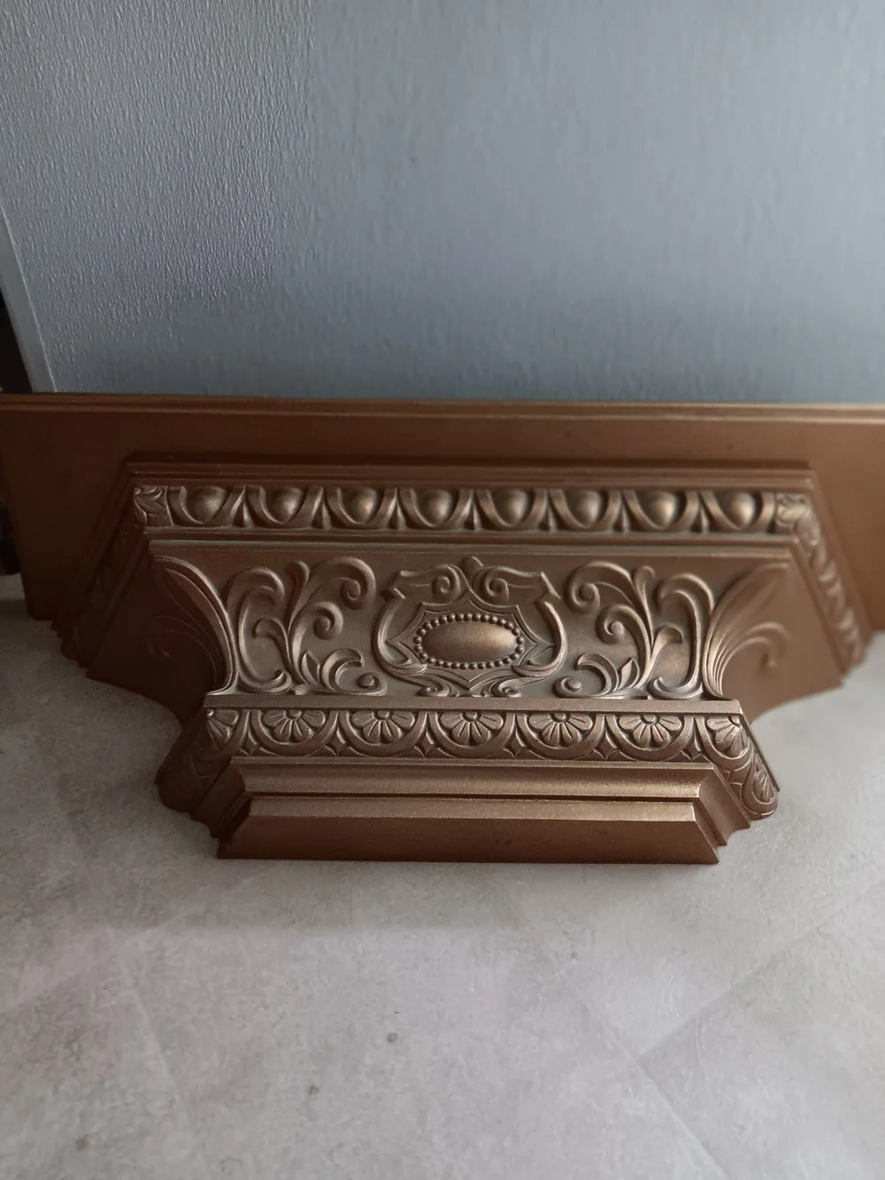 Home Interiors decorative gold